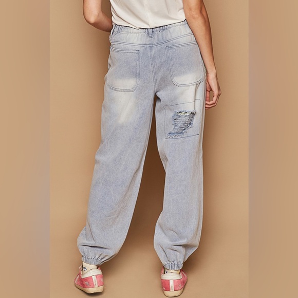 New! POL Colorful Patchwork Distressed Relaxed Fit Jogger Jeans - Picture 4 of 8